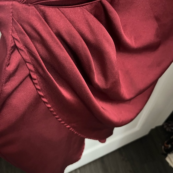 Red midi dress with a slit - Picture 3 of 3